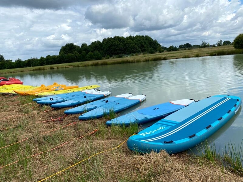 le parc de kayaks et de paddles à Coutras