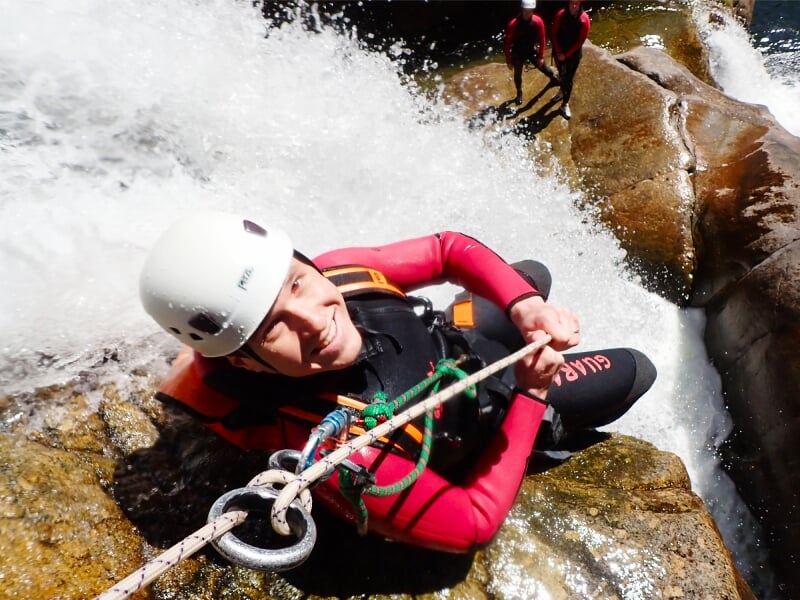 descente en rappel dans le chassezac