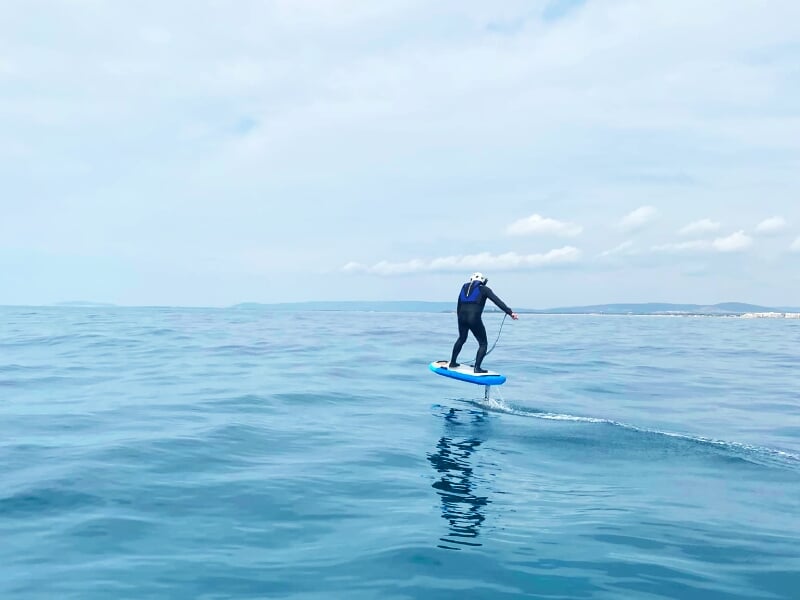 stabilisation du vol en foil électrique