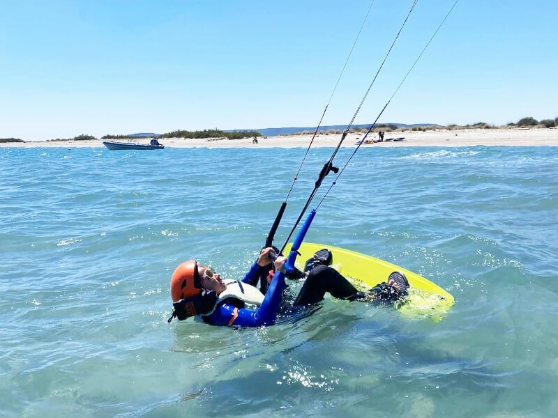 apprentissage du waterstart dans la mer