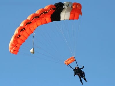 Saut en Parachute en Tandem à Lens - Aérodrome Lens-Bénifontaine