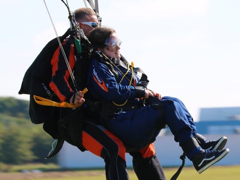 atterrissage lors d'un baptême de parachutisme
