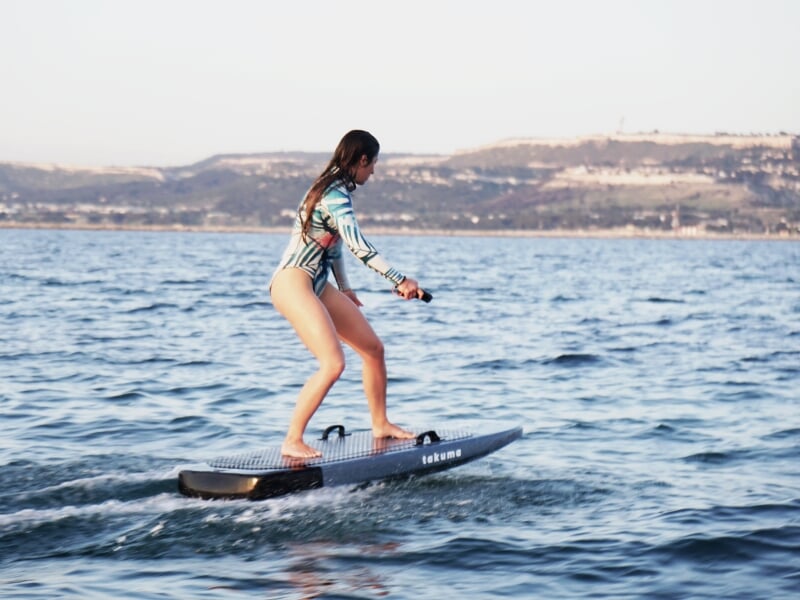 initiation au surf électrique à l'étang de berre