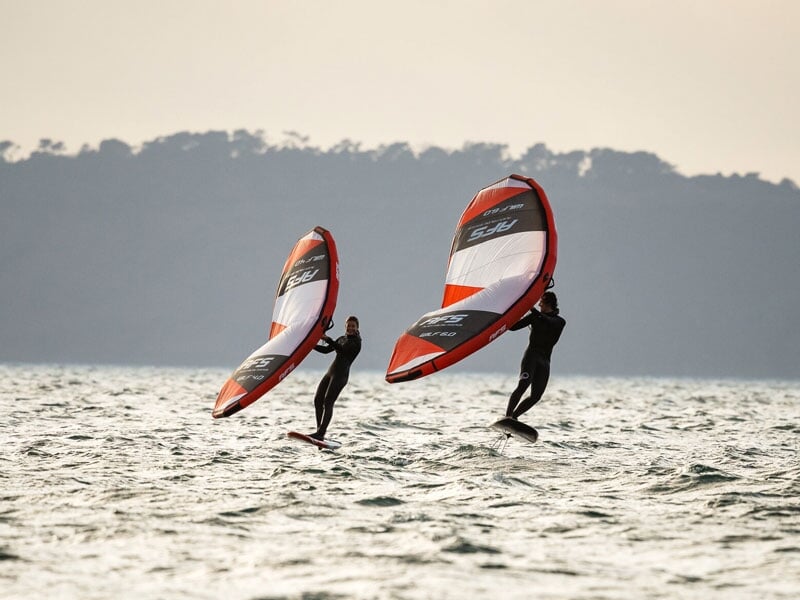 tirer des bords en wingfoil à 2