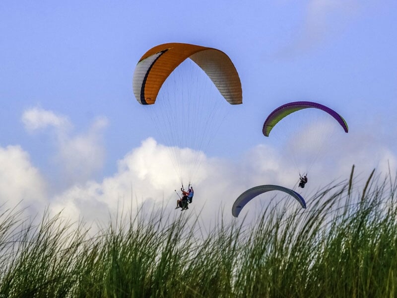 partager le ciel avec les parapentistes de la dune du pilat