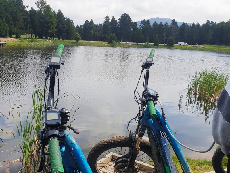 pause trottinette autour du lac de matemale