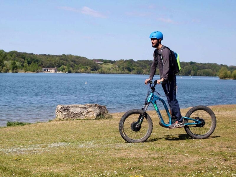 faire le tour du lac de saint-pardoux en trottinette