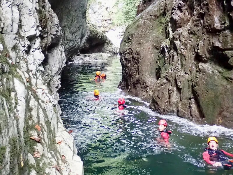 nage et floating dans les gorges de chailles