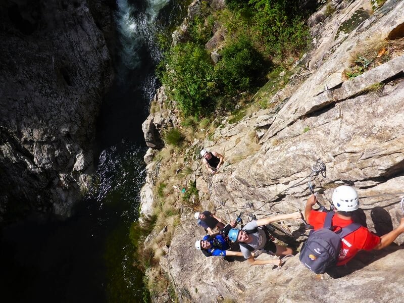 ascension des falaises près du pont du diable