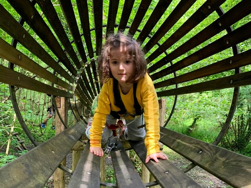 parcours enfant du parc d'accrobranche de bommes