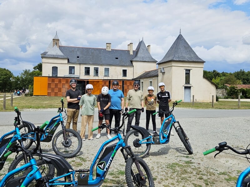 découverte du château de saffré en trottinette tout-terrain