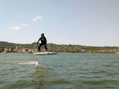 E-Foil à Hendaye - Session de Foil Électrique dans la Baie de Chingoudy