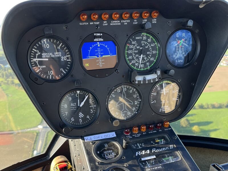 tableau de bord et instruments de navigation du R44