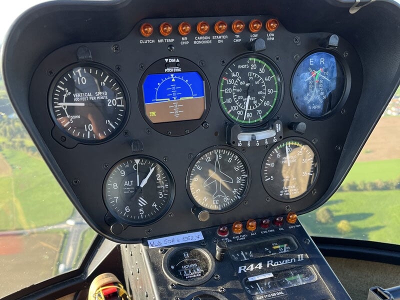 tableau de bord et instruments de navigation du R44