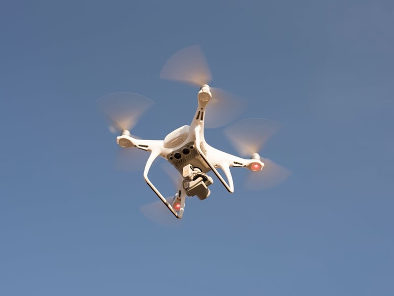 drone dans le ciel