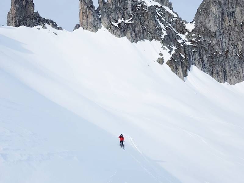 pratique du ski hors piste au col de gébroulaz en savoie