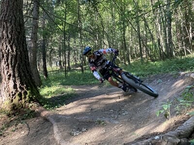 Descente en VTT Enduro à Albiez-Montrond