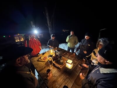 Soirée Raquettes et Dîner en Chalet à Albiez-Montrond