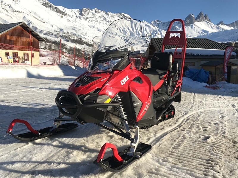 Motoneige en montagne