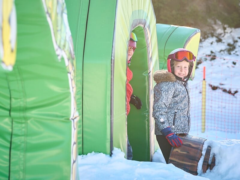 enfant à la montagne