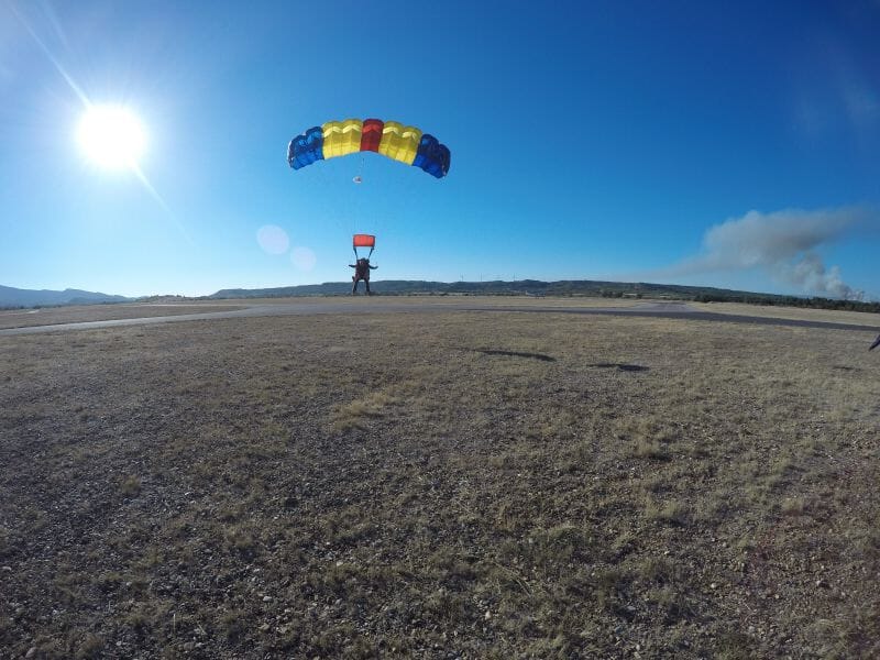 Saut en Parachute en Tandem à Lézignan-Corbières