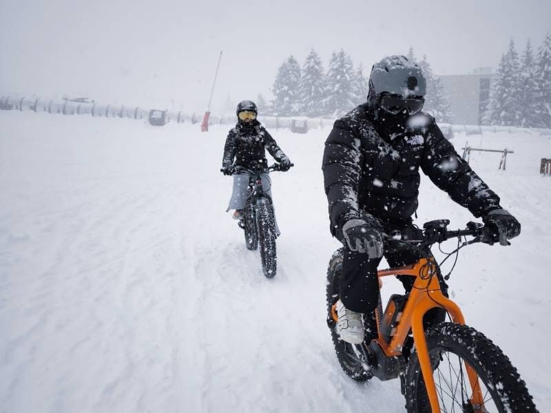 randonnée en vélo électrique sur neige encadrée à la station des deux alpes en isère