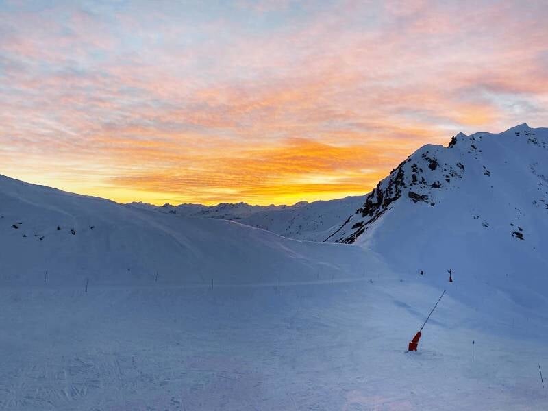 vue sur le coucher du soleil à la plagne
