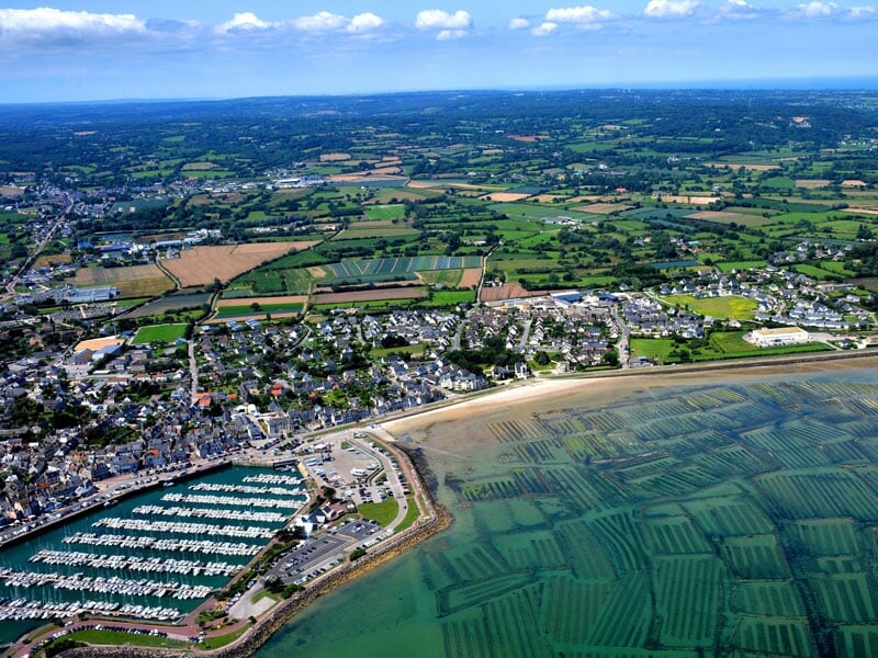 saint-vaast-la-hougue, son port et les paysages de la pointe de la manche