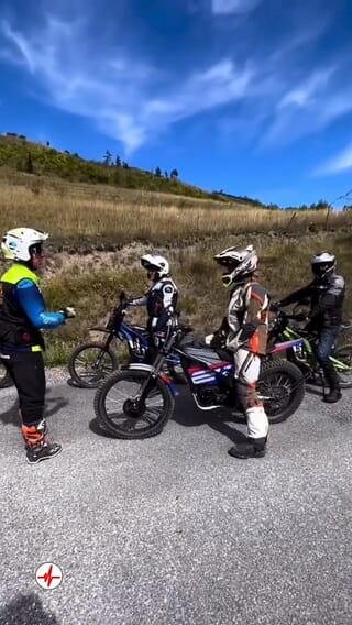 Randonnée à Moto près du Lac de Serre-Ponçon - Crots