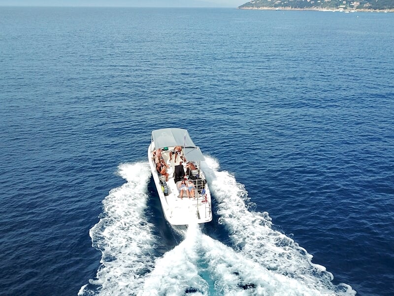 Bateau sur la mer Méditerrannée