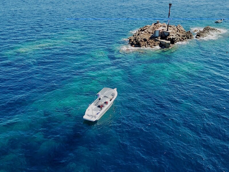 Bateau sur la mer Méditerrannée