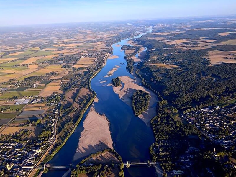 La Loire vue du ciel dans les environs d'Angers