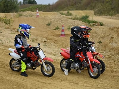 coffret cadeau 100% Moto Classique Stage de Moto-Cross Enfant près de Melun - Vert-Saint-Denis