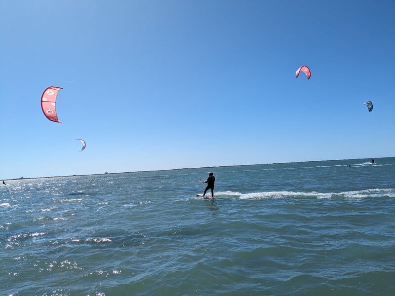 Cours de kitsurf en mer