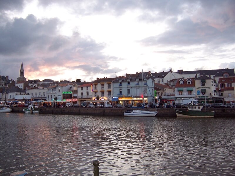 Ville de Pornic au bord des flots