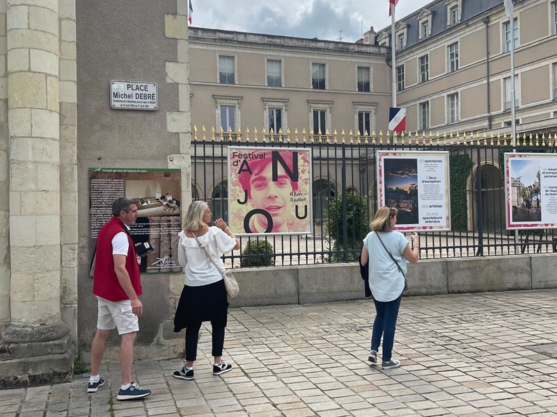 Groupe de personne faisant un escape game à Angers