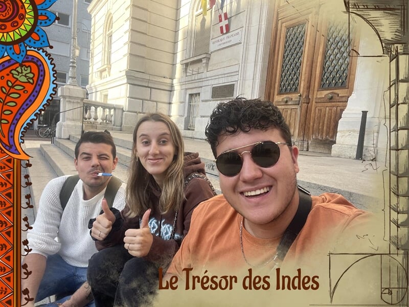 Selfie d'un groupe de personnes après un escape game à Chambéry
