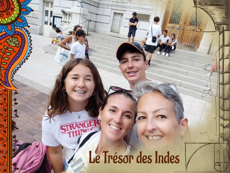 Selfie d'un groupe de personnes après un escape game à Chambéry