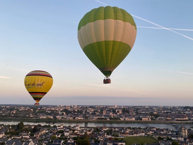 Deux montgolfière au dessus de Blois