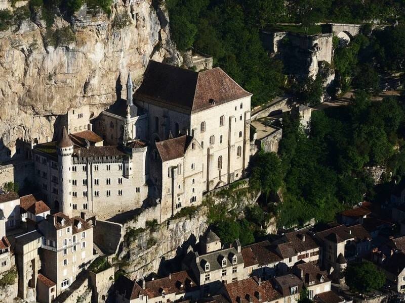 Vue aérienne sur le village médiéval de Rocamadour.