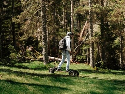 Balade en Skate Électrique dans le Bois de Boulogne