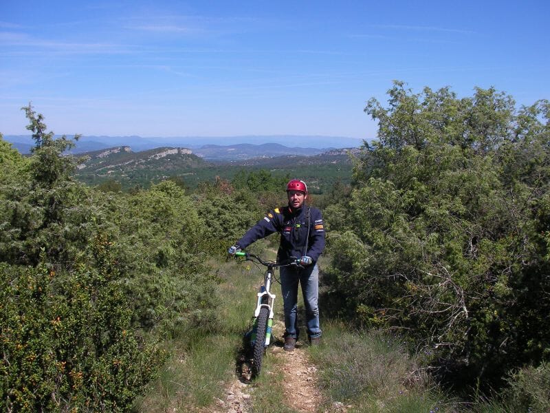 Randonnée en E-Scoot près de Nîmes à Bourdic