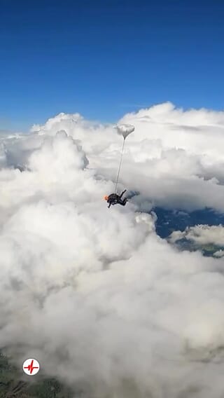Saut en Parachute en Tandem près de Rennes