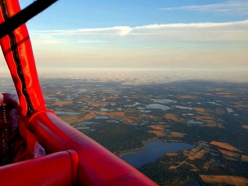 Vue du parc de la Brenne depuis une montgolfière