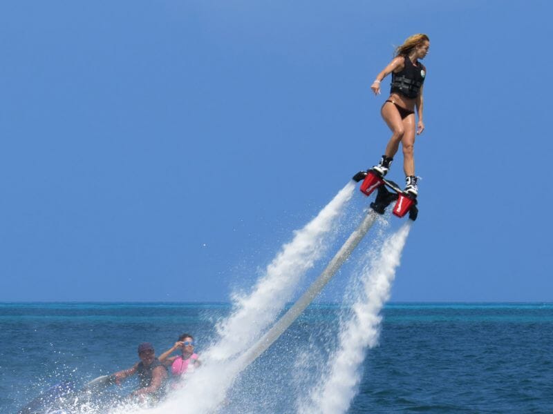 Flyboard près de Cannes - Plage de la Figueirette à Théoule-sur-Mer