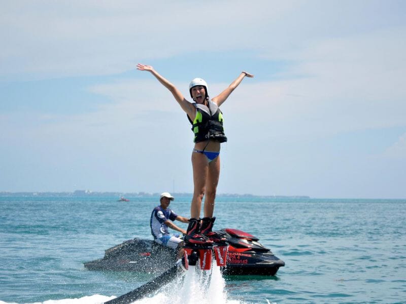 Flyboard près de Cannes - Plage de la Figueirette à Théoule-sur-Mer